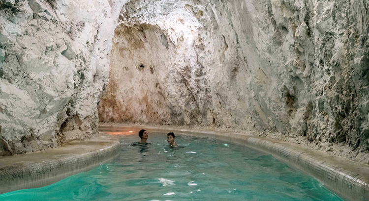 Ungarn Miskolctapolca Höhlenbad Foto Ungarisches Tourismusamt